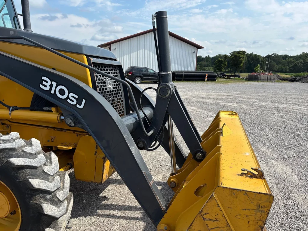 2011	John Deere	310SJ