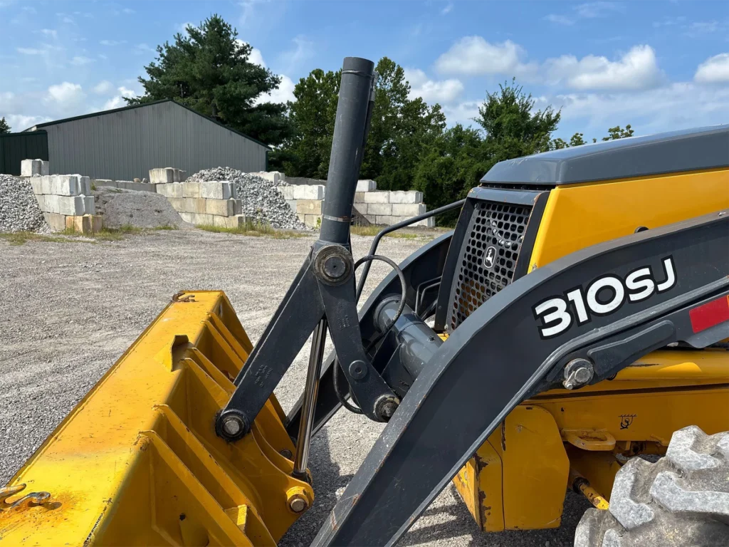 2011	John Deere	310SJ